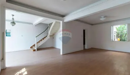 Casa com 4 Quartos e 3 vagas  na Aclimação