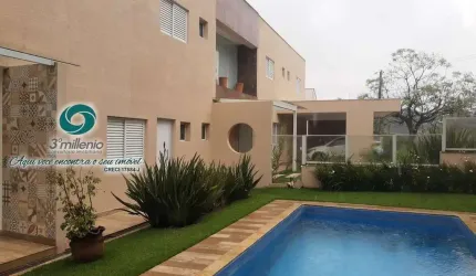 Linda casa 4 suítes, piscina -Cond Golf Village - Granja Viana