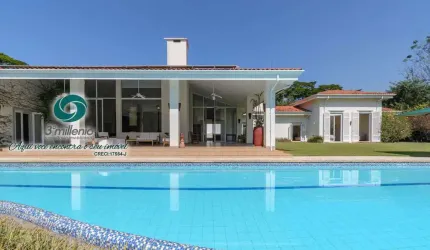 Linda casa térrea Vila de São Fernando Golf -4 suítes, piscina!