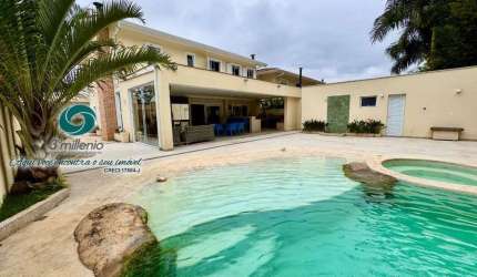 Casa Linda a venda Orvalho Granja Viana - 3 suítes, piscina
