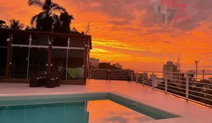 Casa à venda no bairro Agronômica - Florianópolis/SC