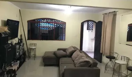 Sobrado De 3 Dormitórios, Com 3 Banheiros, Churrasqueira.