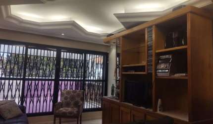 Casa á venda no Campo Belo com  150m² 3 dormitórios 3 banheiros 2 vagas