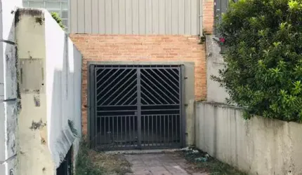 Casa comercial região metrô Ana Rosa