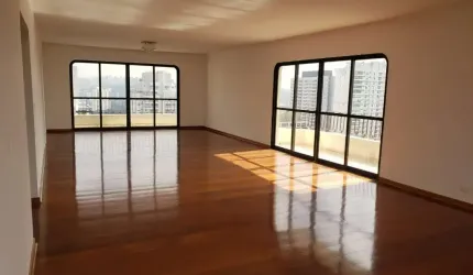 Cobertura duplex de alto padrão, com 647m²  no Alto da Boa Vista