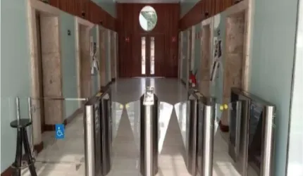 Sala Comercial de Alto Padrão no Brooklin Paulista, São Paulo - SP: 20 Vagas de Garagem e 559,89m² de Área!