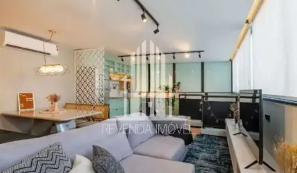Excelente oportunidade Comprar ou Alugar, de porteira fechada!!! Linda Cobertura duplex Com 1 Suíte, 1 Vaga e 65m² na Vila Olímpia!  A cobertura conta