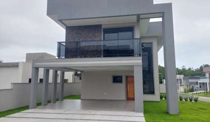 Casa de Alto Padrão em Condomínio Fechado