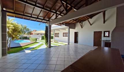 Casa com piscina à venda em Ingleses- Florianópolis