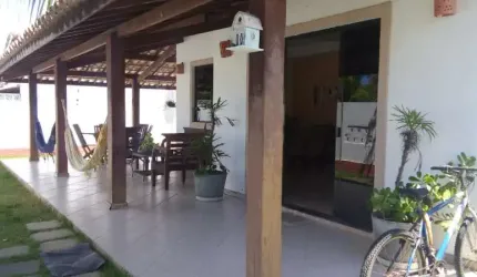 Casa em condomínio fechado com 4 quartos à venda na Rua Priscila B Dutra, Buraquinho, Lauro de Freitas, 377 m2 por R$ 1.100.000