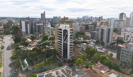 Apartamento 4 Dormitórios, 2 suítes (1 Master com Closet, 3 Vagas, 274 m2 privativos, no Alto da XV, próximo ao centro