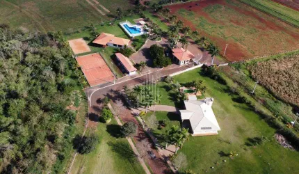 Terreno à venda localizado no Condomínio Rosa de Saron em Santa Terezinha.