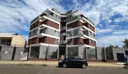 Apartamento à venda no Edifício Rialto na Vila Portes em Foz do Iguaçu.
