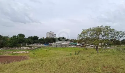 Terreno para locação na Avenida Costa e Silva em Foz do Iguaçu.