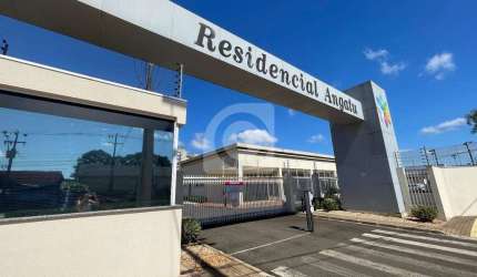 Apartamento à venda no Residencial Angatu em Foz do Iguaçu.
