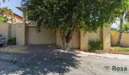 Sobrado à Venda com Piscina, 4 Suítes próximo no Bairro Santa Rosa, próximo ao Shopping Estação, Cuiabá. - CA6282