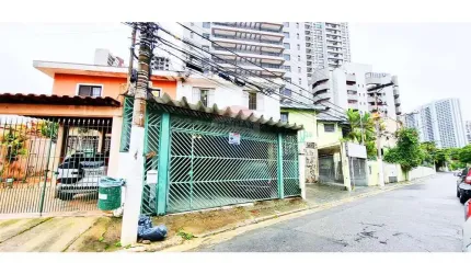 Sobrado Brooklin 3 dormitórios, 3 banheiros, edícula, 2 vagas de garagem, quintal por R$749.000,00 paralela a Avenida Roque Petroni Jr, Brooklin