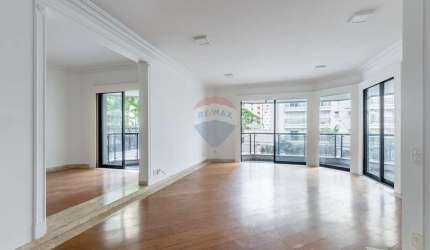 Vende  apartamento com 3 suítes, 3 vagas de garagem, de 200m² por R$ 2.350.000,00 - na Rua Doutor Gabriel dos Santos, 541, apto. 11 - São Paulo/SP