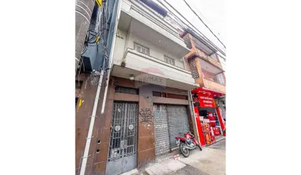 Vende Prédio Todo com 800m² Área Útil, 4 apartamentos de 90m², Loja no térreo 300m² Av Rudge 410 - Bom Retiro por R$ 1.600.000,00