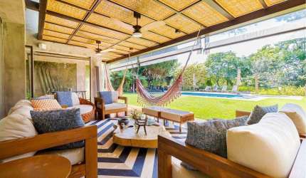 Casa no Condomínio Estância Parque Atibaia com  400M2 AU e 6 dormitórios Piscina e área Gourmet.