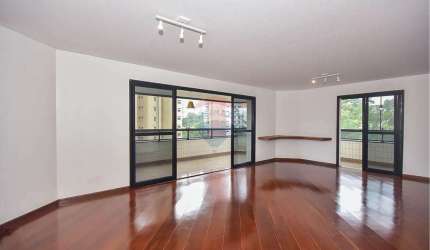 Vendo  R$ 850.000,00 Luxo e Conforto na Vila Andrade: 3 Suítes com closets mais 1 quarto home office na Vila Andrade, 229 m² útil, excelente valor