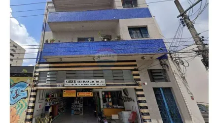 Vende -se Prédio  Rua Conselheiro Moreira de Barros (ZN), valor: 3.400.000,00 Salão comerciais e 9 aptos.