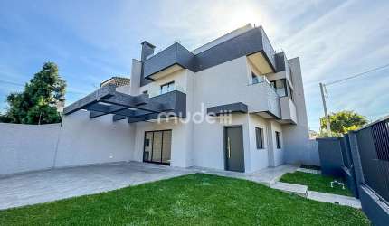 Sobrado triplex no Monte Líbano