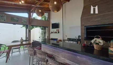 Casa com 3 dormitórios à venda, 250 m² por R$ 1.295.000,00 - Centro - Campo Largo/PR