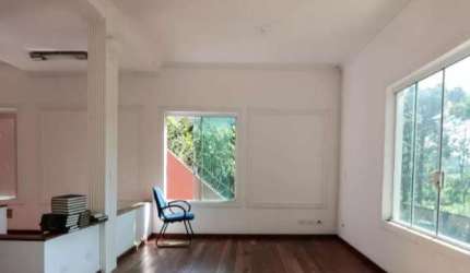 Sobrado à venda 240m² com 3 dormitórios  3 suítes 4 vagas no Morumbi.