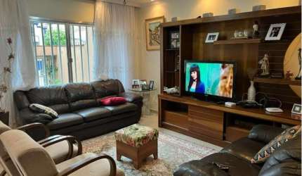 Sobrado à venda no Ipiranga com 200m² 3 dormitórios 1 suíte 4 banheiros 5 vagas