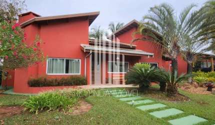 Casa à venda em São Paulo-SP, Riviera de Santa Cristina II: 5 quartos, 2 suítes, 1 sala, 6 banheiros, 8 vagas, 300 m² de área. Venha conhecer!