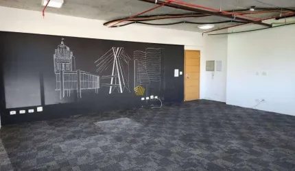 Sala/Conjunto em Melville Empresarial II