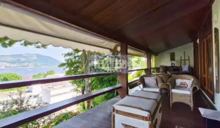 Casa com 5 quartos à venda na Estrada Leopoldo Froes, São Francisco, Niterói, 525 m2 por R$ 2.000.000