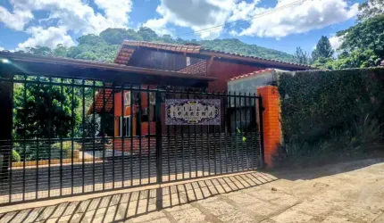 Casa em condomínio fechado com 3 quartos à venda na Rua Santa Martha, Prata, Teresópolis, 153 m2 por R$ 782.000