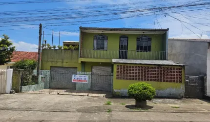 Excelente Sobrado com 5 Quartos e Ponto Comercial em Colombo