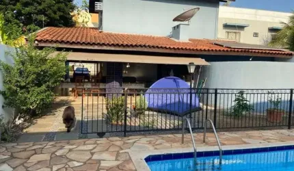 Vendo lindo sobrado com 3/4 no bairro Shagrila