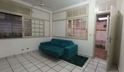 Alugo Casa no Centro da Cidade de Cuiabá em uma Vila.
