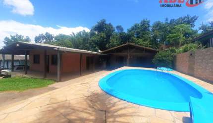 Casa  3 dorm. com Piscina  Amplo Terreno em Gravataí