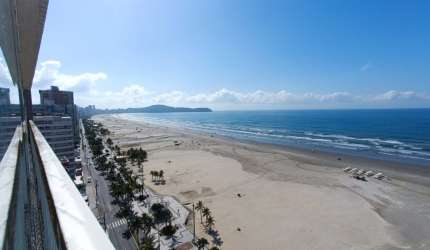 Apartamento 4 dormitórios frente mar na Aviação.