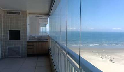 Apartamento 2 dormitórios frente mar na Aviação.