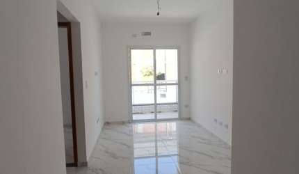 Casa em condominío 2 dormitórios no Tude Bastos.