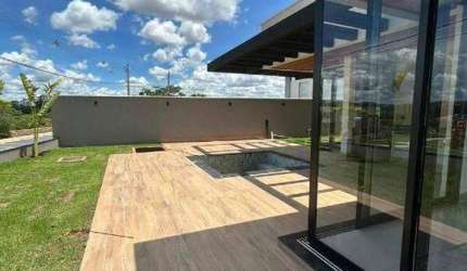Casa térrea de esquina à venda no Condomínio Villaggio Toscana – 3 suítes | 264 m²