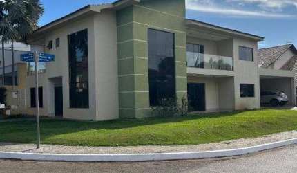 Sobrado à venda no bairro Jardins Madri – 376 m², 3 suítes