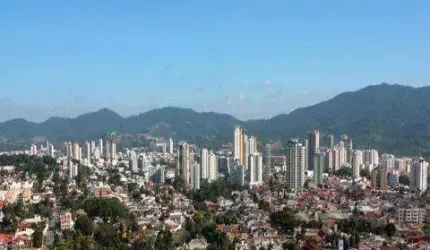 VENDA TERRENO E CASA NO CENTRO DE MOGI DAS CRUZES com A/T 240,07m² e A/C 153,50m². EXCELENTE LOCALIZAÇÃO. CONSULTE-NOS.