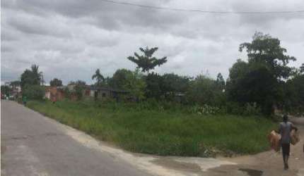 VENDA DE TERRENO NO CARAGUAVA, EM PERUIBE/SP, Excelente oportunidade para negócios com 9.261m², lote para incorporação ou casa geminada. CONSULTE-NOS
