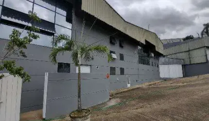 VENDA E LOCAÇÃO DE GALPÃO INDUSTRIAL EM CAJAMAR/SP, A/T 6.041m² e A/C de 4.000m², com pé direito de 12m e pertinho da Rod. Anhanguera. CONSULTE-NOS.