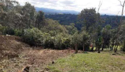 VENDA DE TERRENO NO CANJICAS, ÁREA RURAL DE ARUJÁ/SP, OPORTUNIDADE com área total de 500m², analisa veículo como entrada! CONSULTE-NOS.