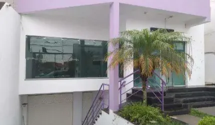 VENDA DE SALÃO COMERCIAL NO ALTO DO IPIRANGA, EM MOGI DAS CRUZES, aréa de 376m², garagem coberta e quintal com churrasqueira. CONSULTE-NOS.