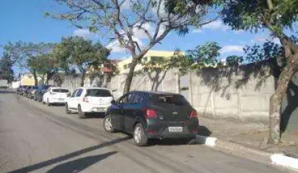 Área industrial a VENDA ou LOCAÇÃO em Arujá localizado no Centro Industrial de Arujá com 6.350,50 m² , excelente topografia. Documentos em ordem.