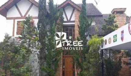 VENDA E LOCAÇÃO DE CASA NO CONDOMÍNIO NOVO HORIZONTE, EM ARUJÁ/SP, 350m² com 2 quartos, suíte, sala com lareira, piscina e churrasqueira. CONSULTE-NOS